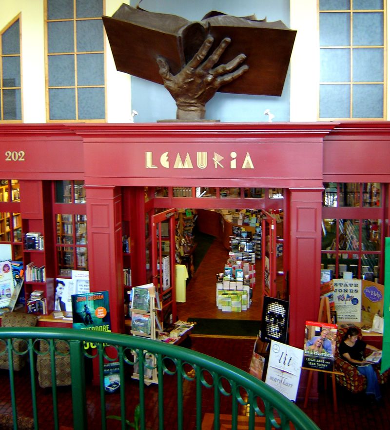 Lemuria Book Store