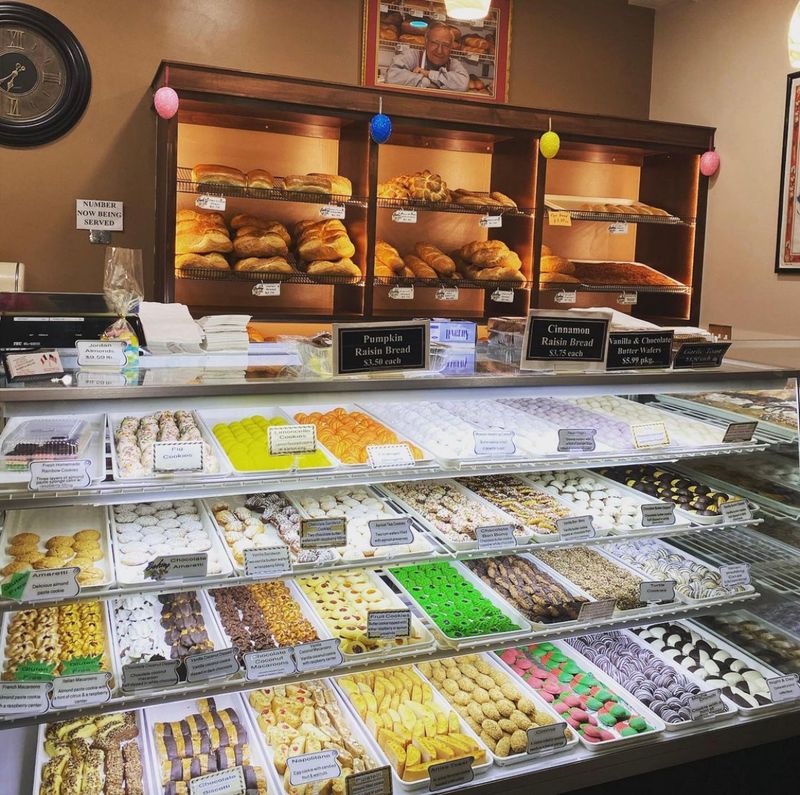 Cannoli That Keep Customers Coming Back