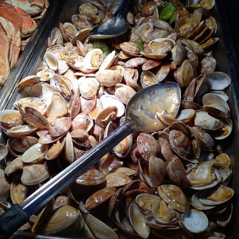 Seafood Fans Strike Gold Here