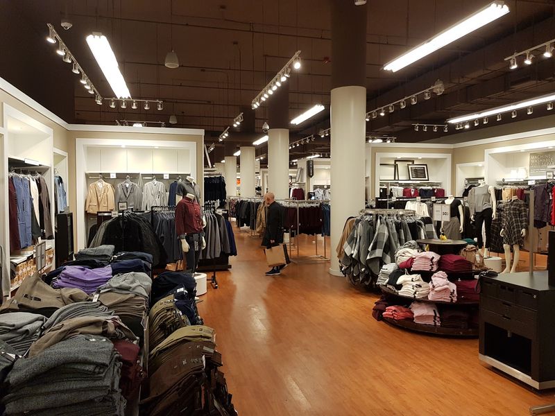 Fulton Street Outlet Corridor - Downtown Brooklyn