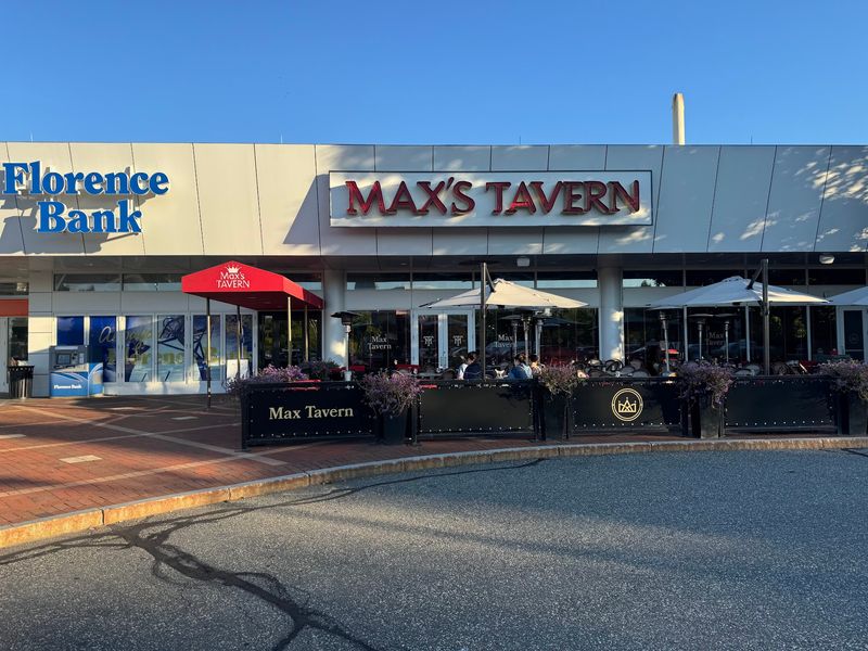 Max's Tavern