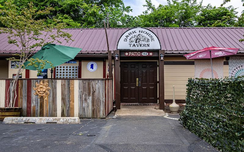 Dave's Dark Horse Tavern - Starkville