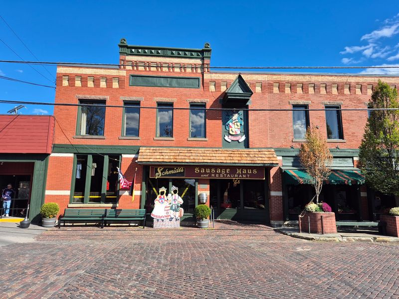 German Village, The Neighborhood Wrapped Around The Table