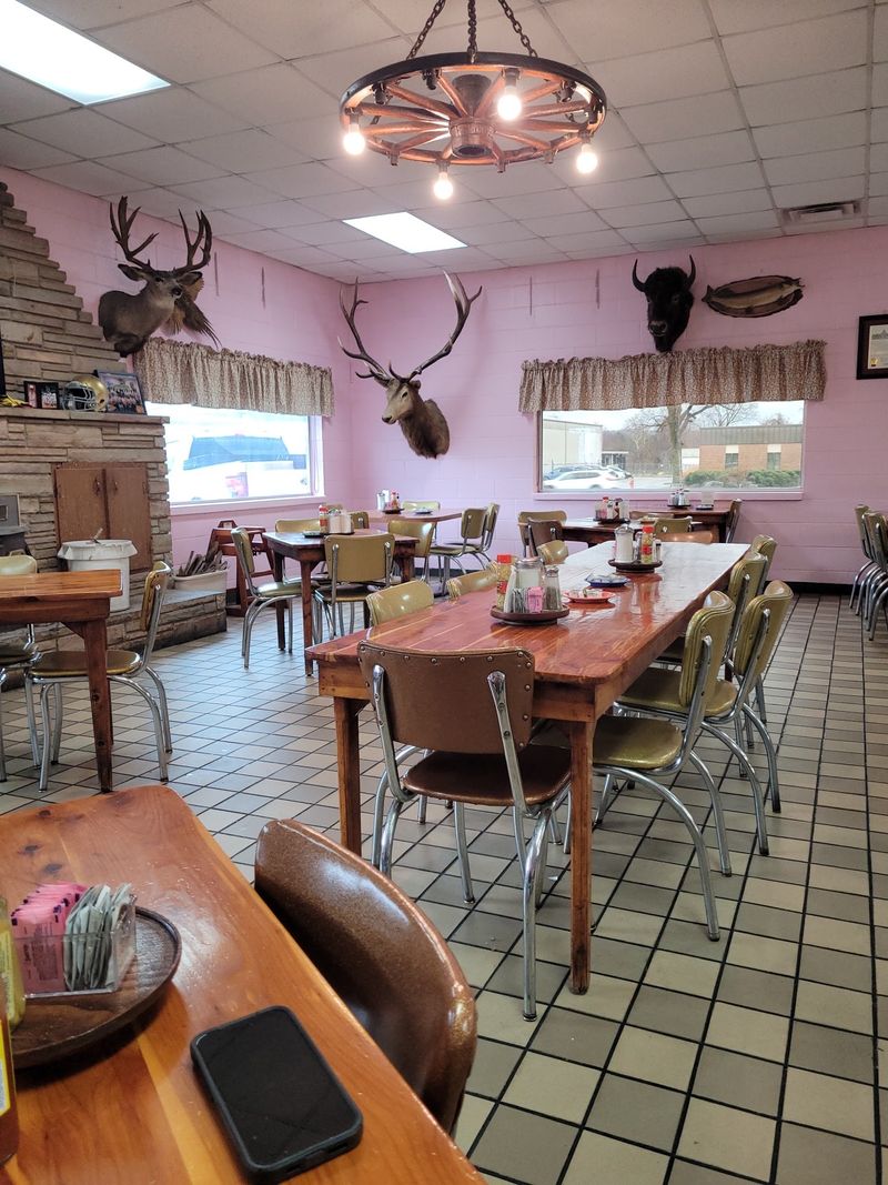 The Interior Decor That Feels Like A Time Capsule