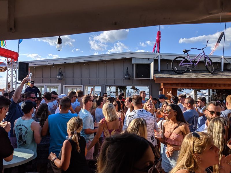 Live Music That Fills The Bay Air