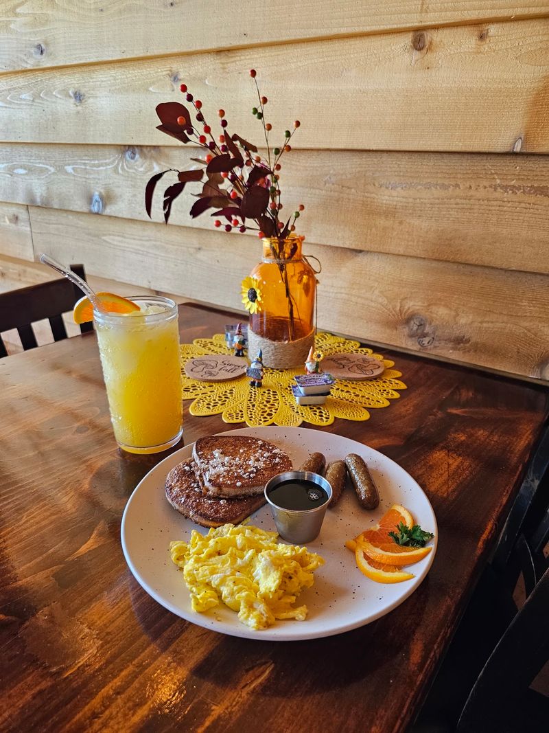 Set An Alarm, These Breakfast Plates Are Worth It
