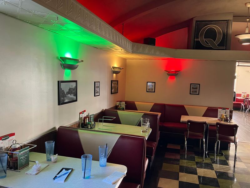 Grab A Comfortable Booth For Your Pizza Night