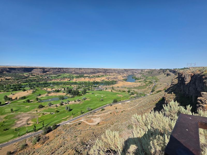 A Canyon View Perched 486 Feet Above The Snake River