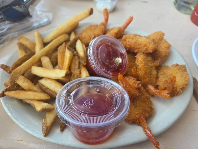 Decades Of Endless Seafood Have Made This An Ohio Tradition