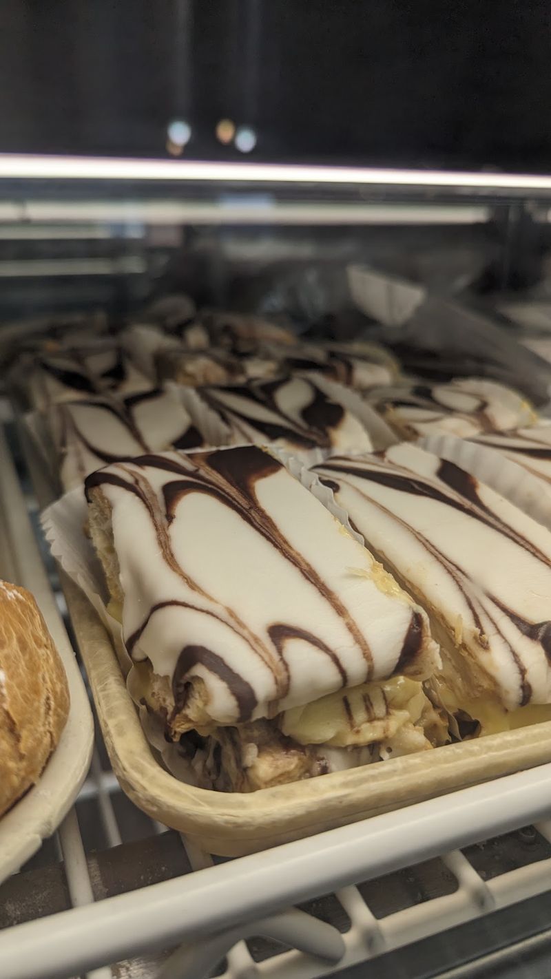 Danishes, Eclairs, And Pastries Made The Old Way