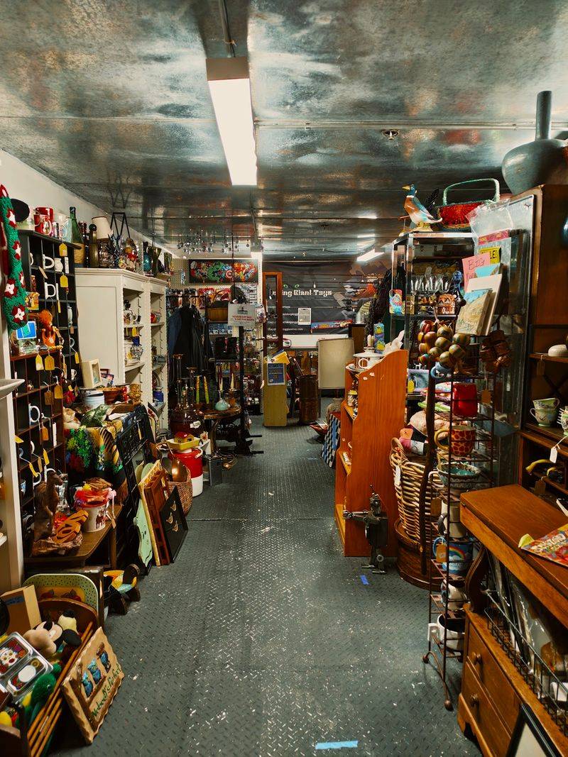 North Carson Street, The Antique Hunter's Main Stage