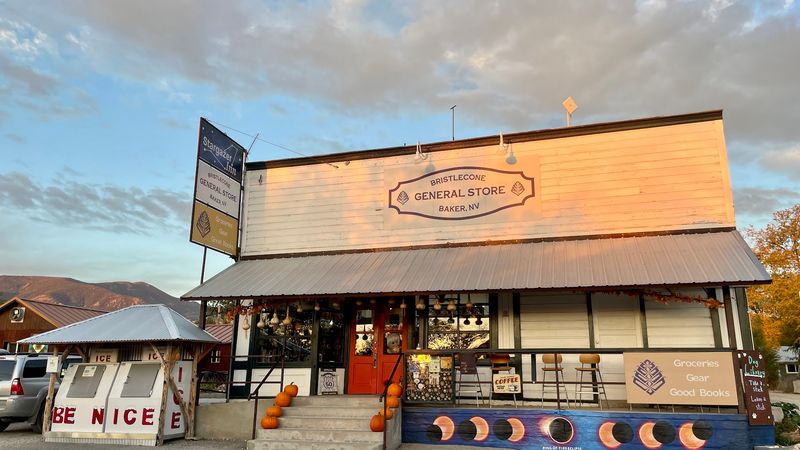 Stargazer Inn & Bristlecone General Store, Baker