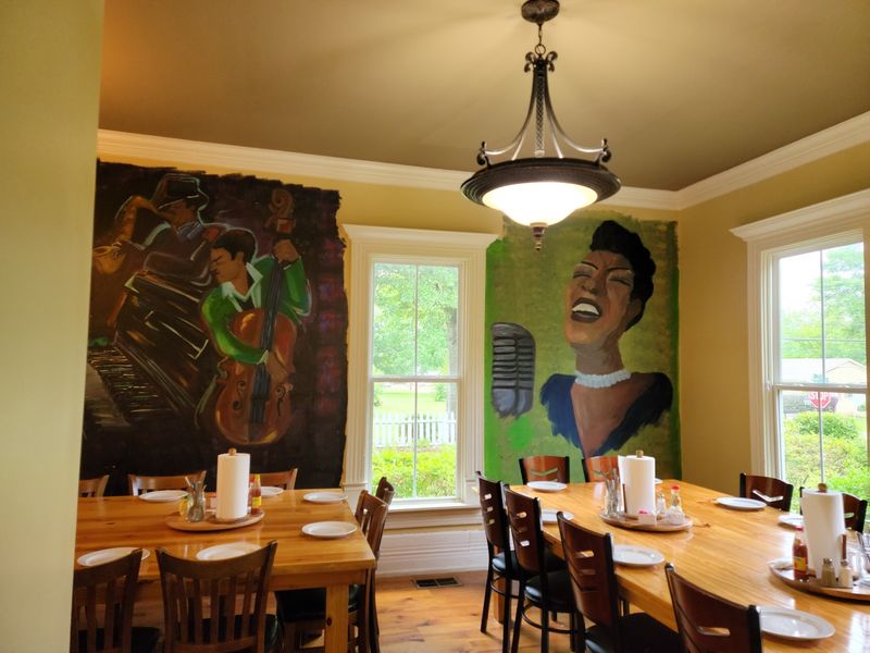 Montgomery's - Oxford Street, Pontotoc