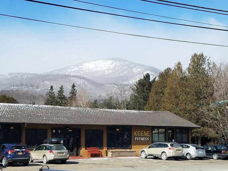 A Mountain Setting That Sets The Stage