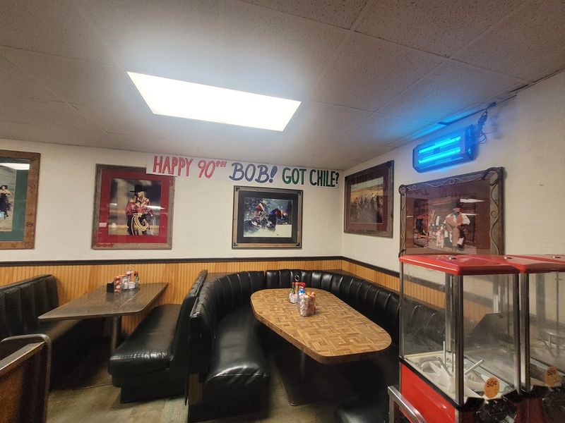 Old-School Cafe Atmosphere That Feels Lived In