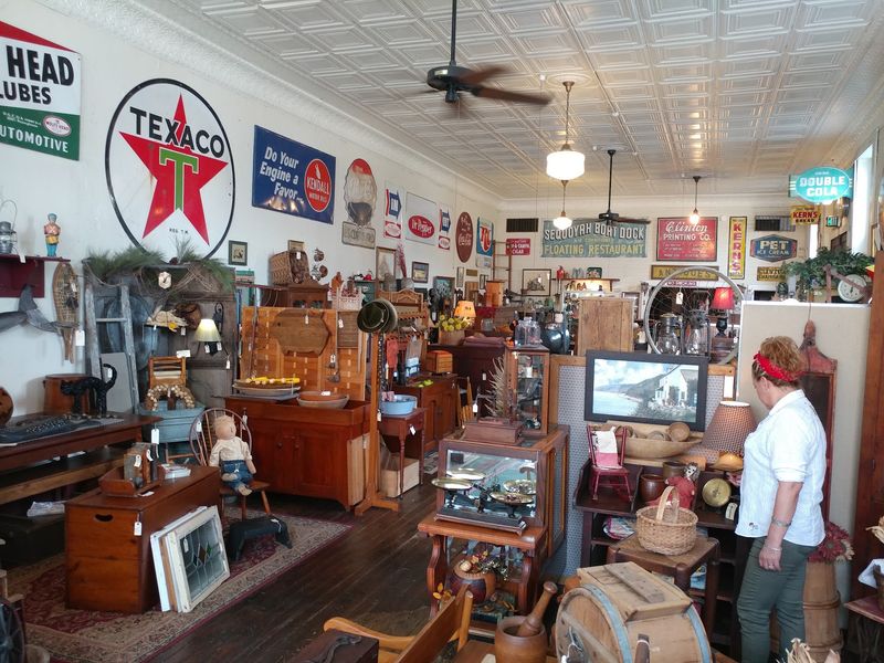 Corner Antiques Fills An 1890s General Store With Country Primitives