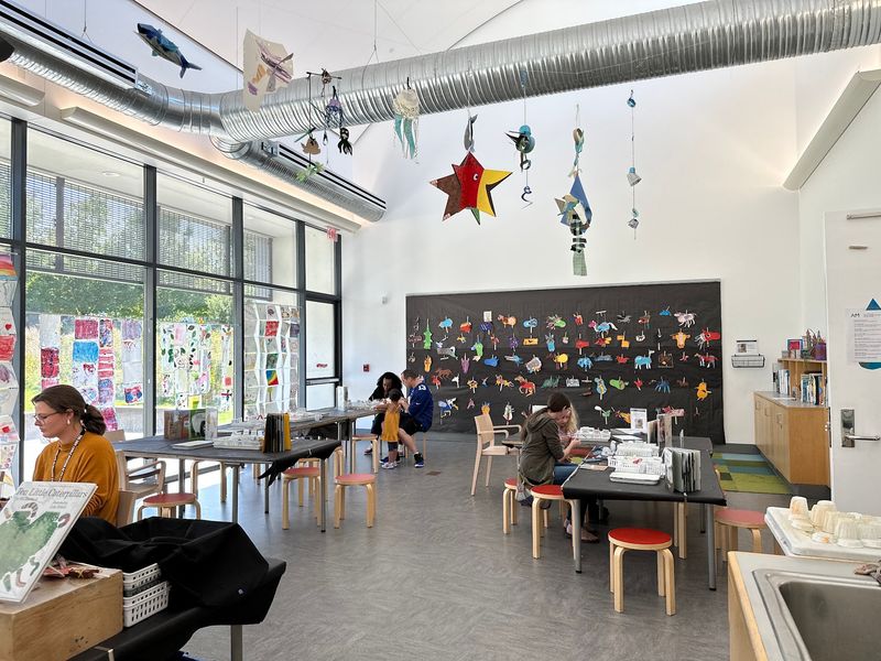 The Art Studio Where Everyone Becomes An Illustrator