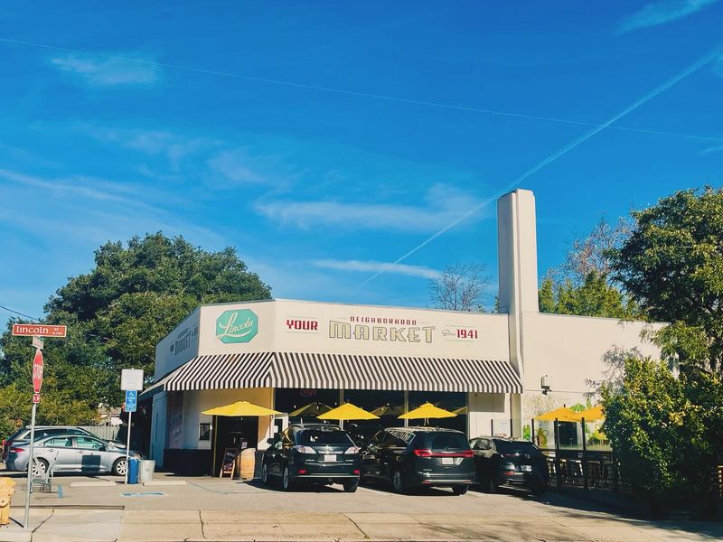 A 1941 Grocery Building With A Second Life