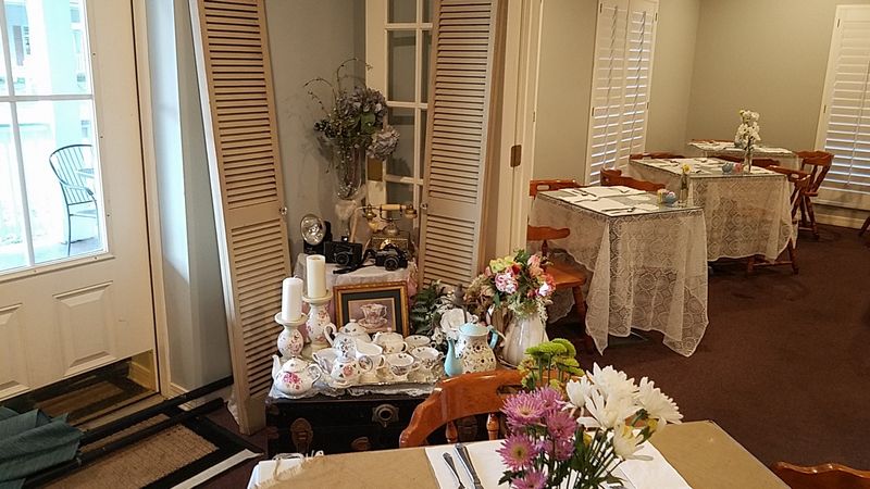 A Lunch Spot That Feels Like Somebody's Best Parlor