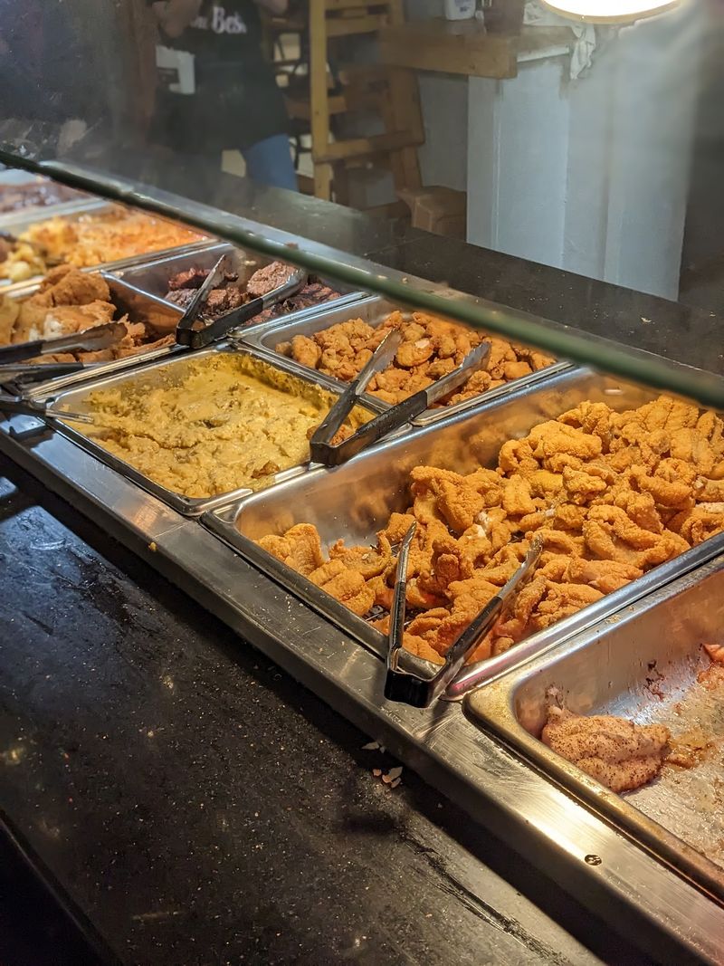 A Buffet Line That Feels Like A Small Town Festival