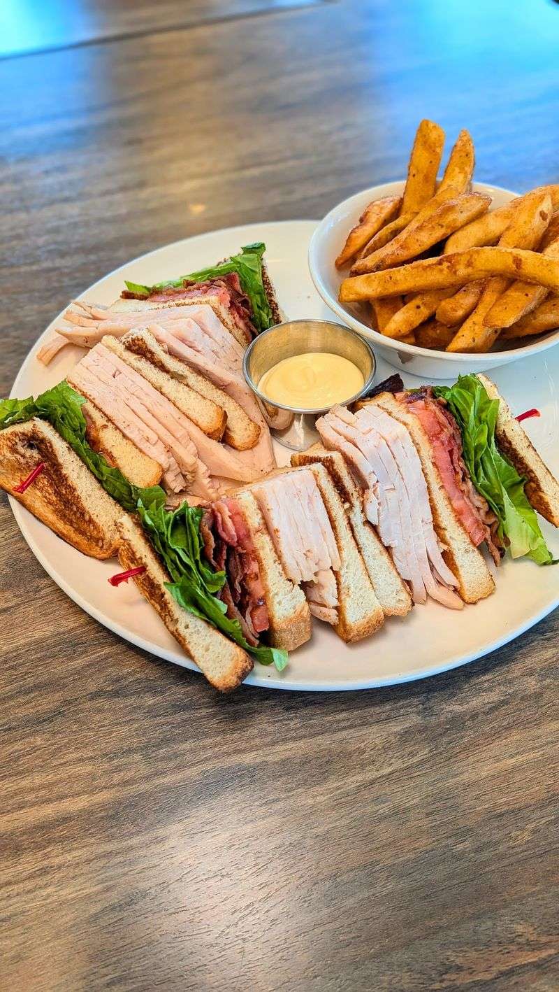 The Diner That Turns Lunch Into Leftovers