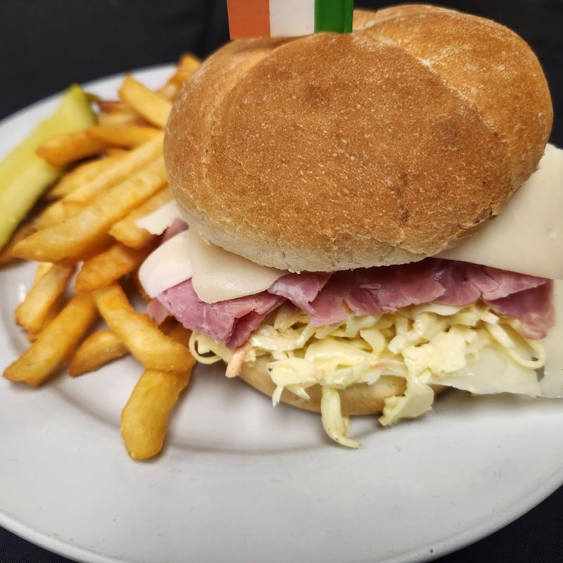 The Corned Beef Sandwich Worth Going Out Of Your Way For