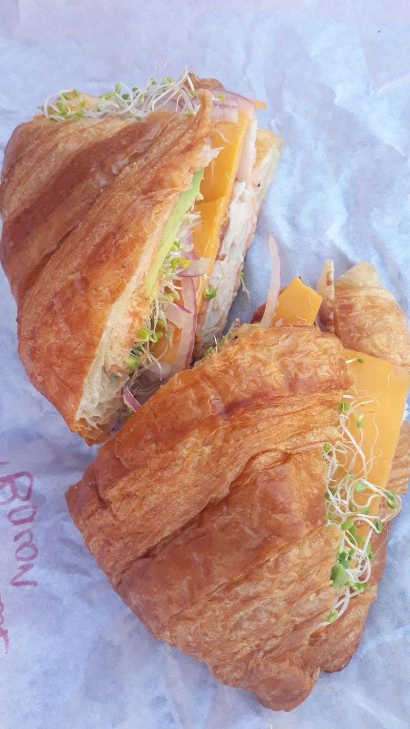 The Hot Croissant Club That Started The Buzz