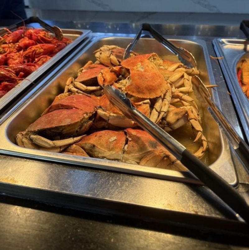 Service Rhythm And Simple Buffet Etiquette