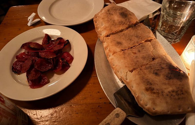 A Short Menu That Keeps Ordering Simple