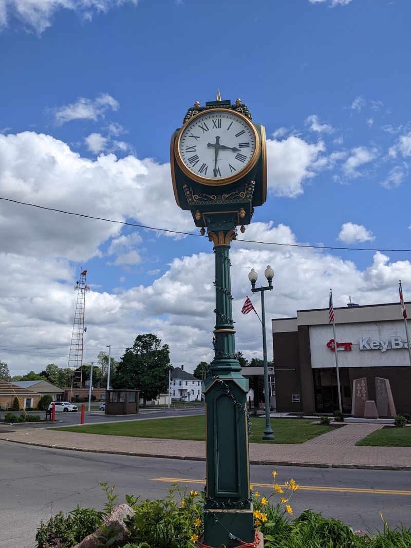 Small Shops, Big Neighborly Energy