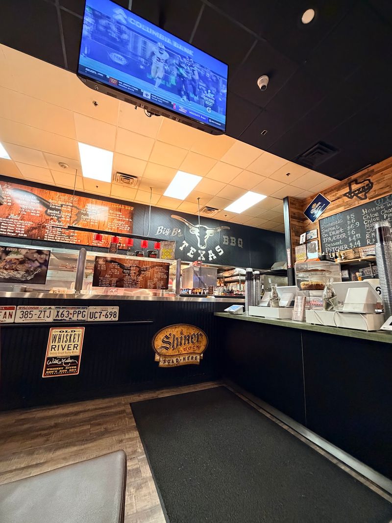 Counter Service That Actually Helps You Order