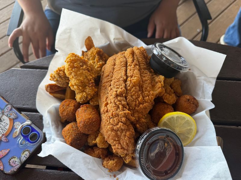 Seafood Plates That Draw Repeat Visitors
