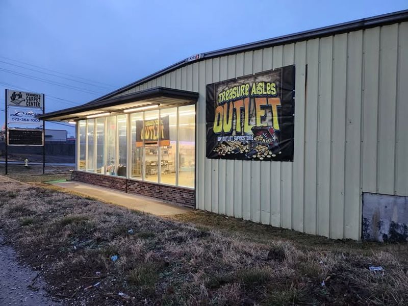 The Bigger Picture Behind Bargain Bin Shopping In Missouri