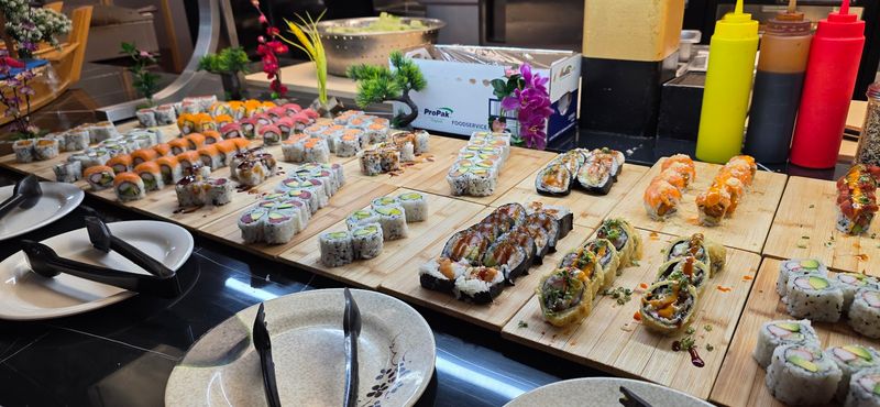 A Sushi Bar That Keeps People Coming Back
