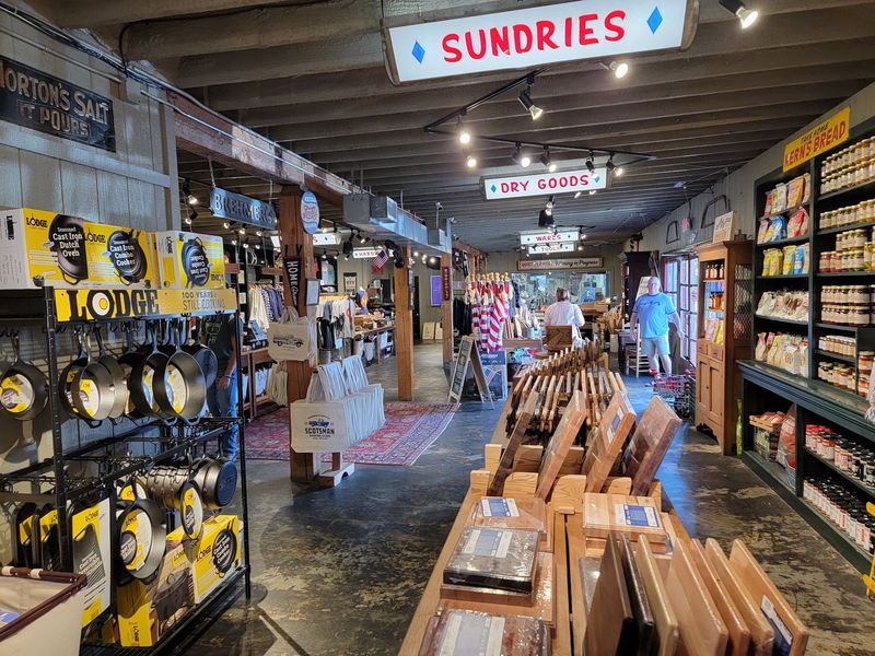  Scotsman General Store & Woodshop