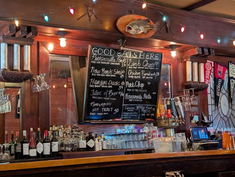 This Historic Tavern Has Been Feeding Hoosiers Since 1934