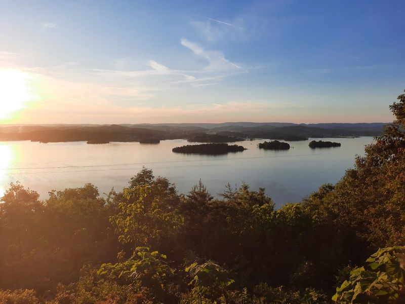 These Easy Trails Reward You With Rolling Ridge Views