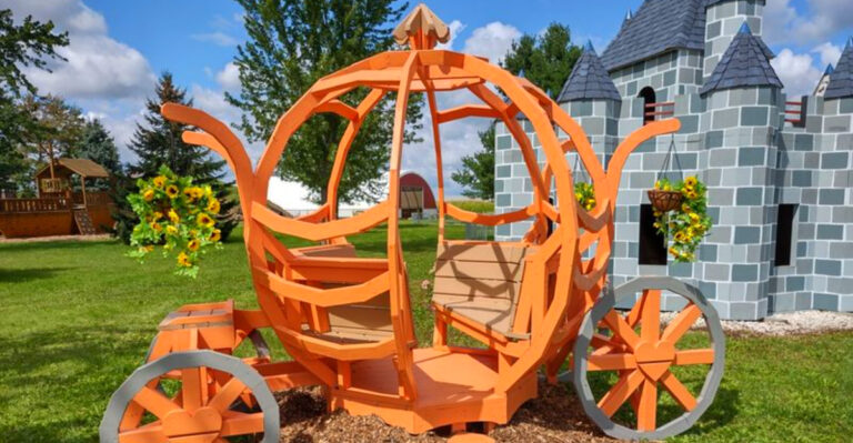 This Wisconsin Pumpkin Patch Is Worth A September Day Trip