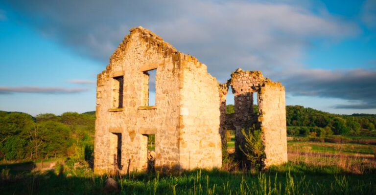 Wander Through The Haunting Ruins Of An Abandoned Farmstead In Wisconsin