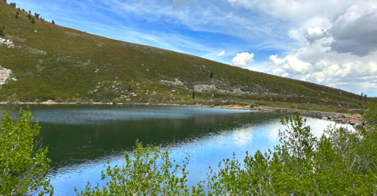 This Nevada Lake Is The Ideal Spot For A Relaxing Early Autumn Getaway