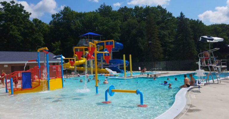The Family-Friendly Wisconsin Pool That Makes Summer Feel Complete