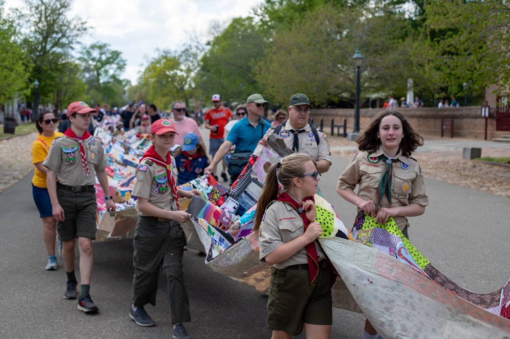 Scouts helping with the Great American Birthday Quilt (photo countesy Williamsburg VA)