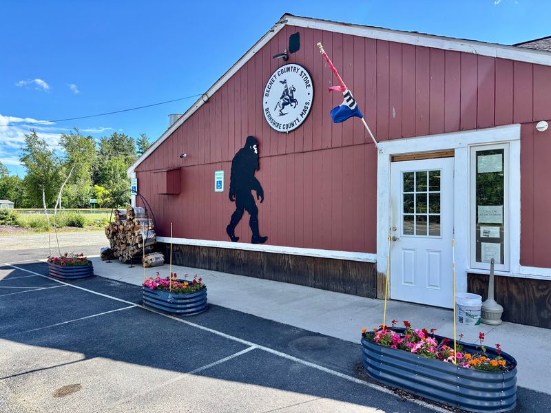 Becket Country Store