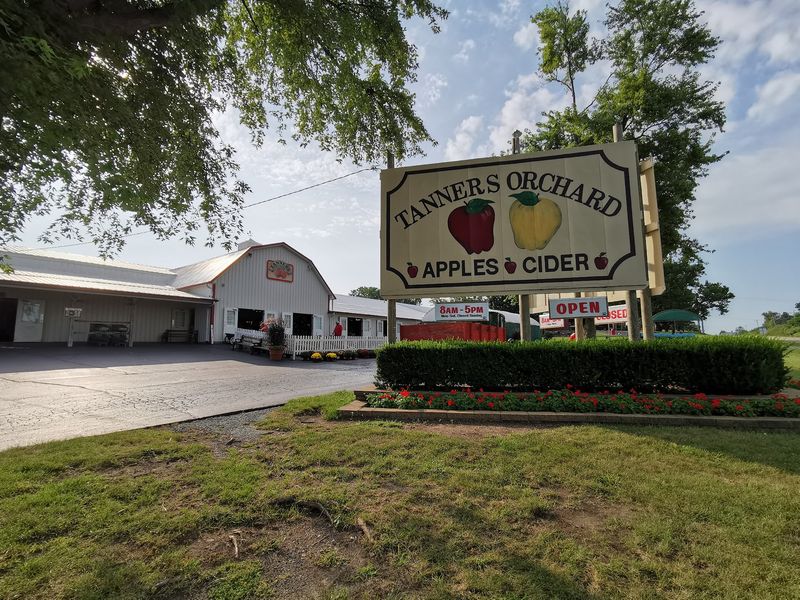 Tanners Orchard, Speer, IL