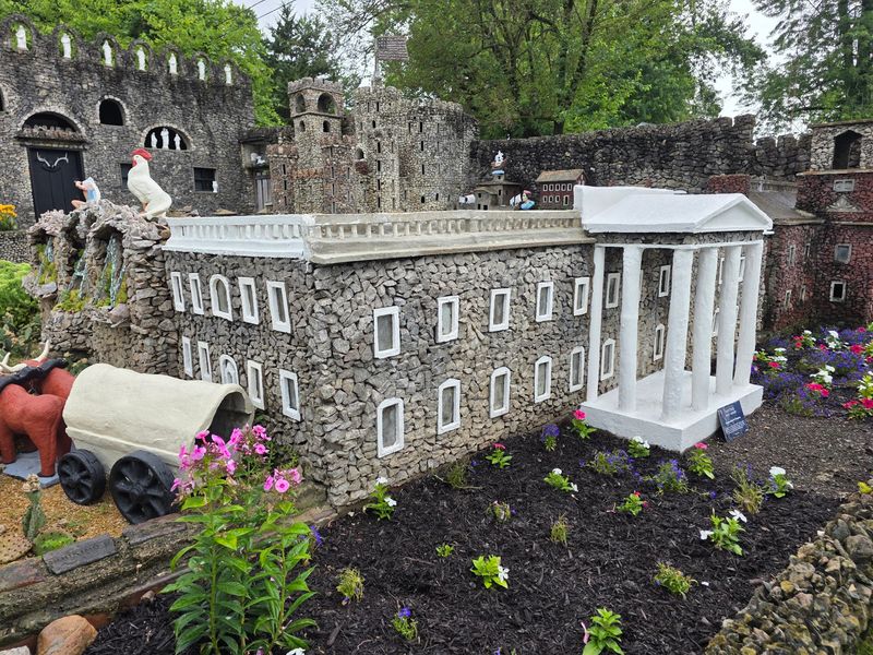 Independence Hall, the White House, and Mount Vernon in Miniature