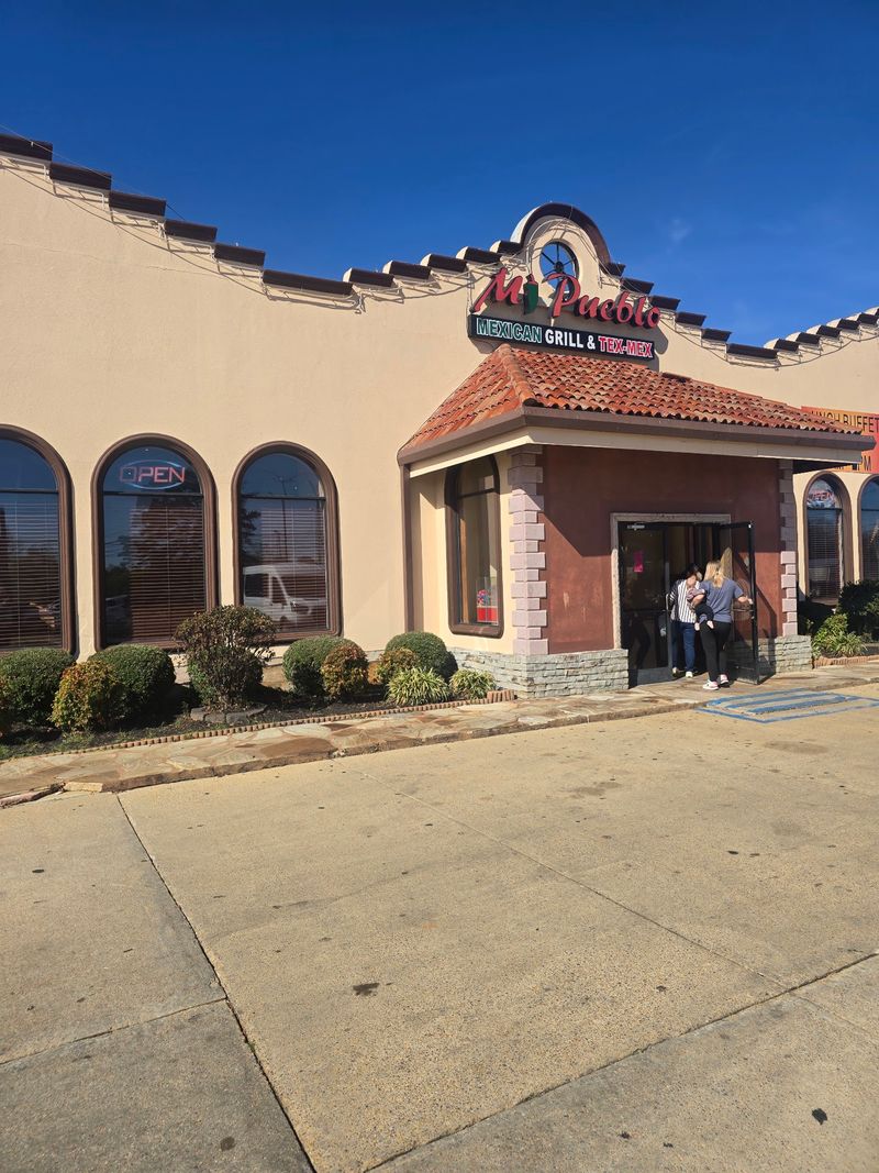 Meet Mi Pueblo On Highway 15