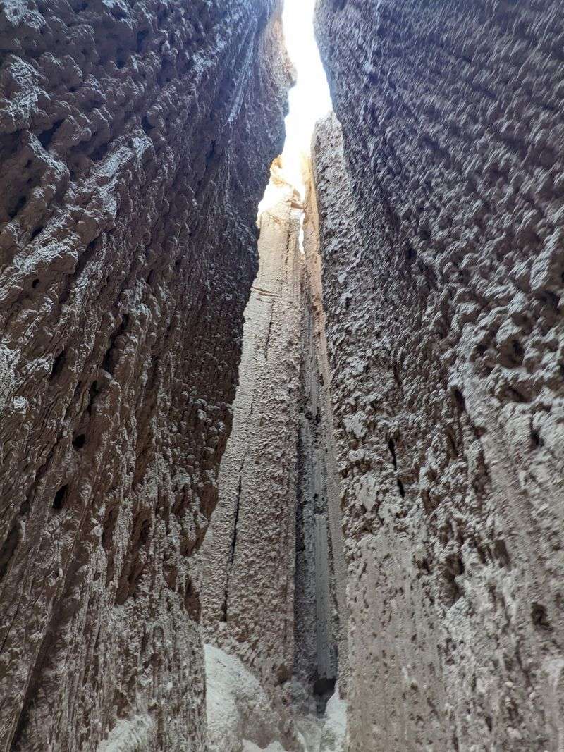 How an Ancient Lakebed Became a Maze