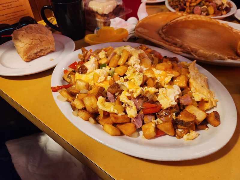 Breakfast Plates Built For Big Appetites