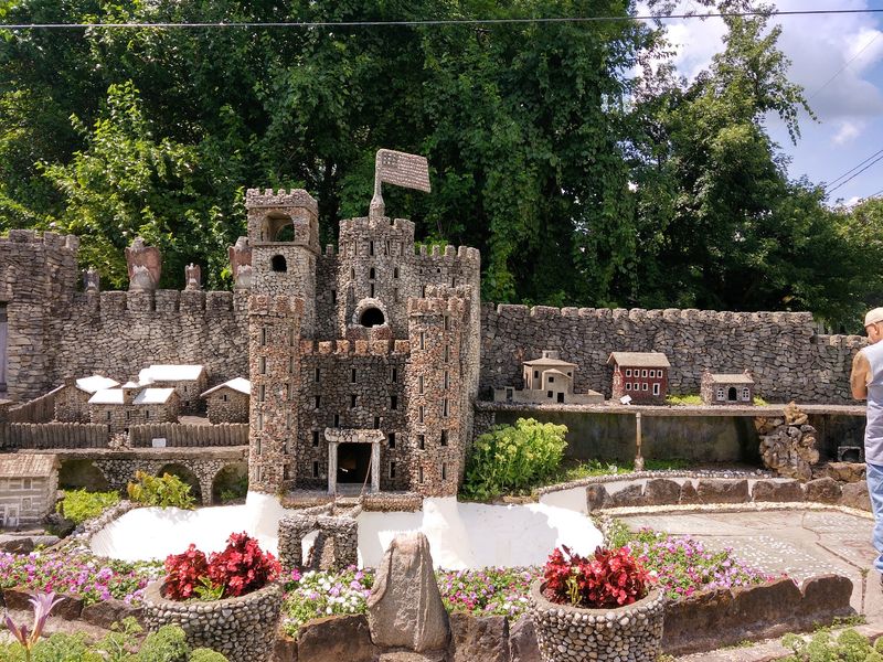 How a Laid-Off Molder Started Stacking Stones in 1932