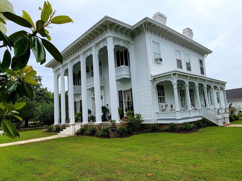 Columns, Porches, and the Streets Behind the Shops